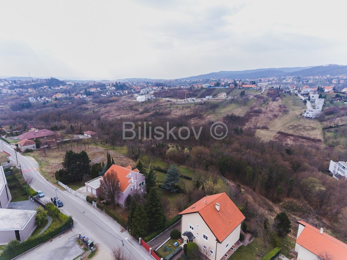 Hiša Na predaj - GRAD ZAGREB  ZAGREB 