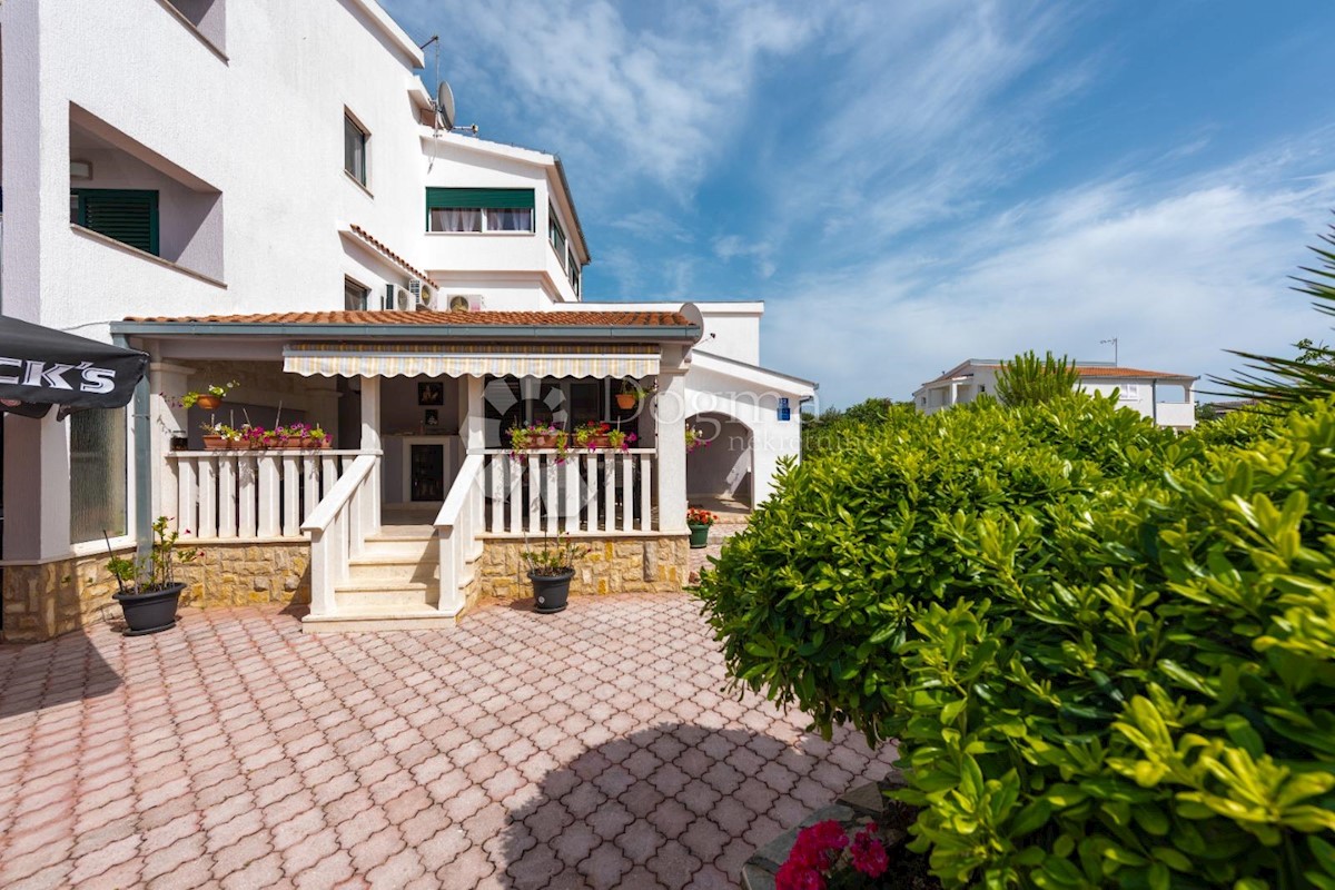 Haus Zu verkaufen - SPLITSKO-DALMATINSKA  MARINA 