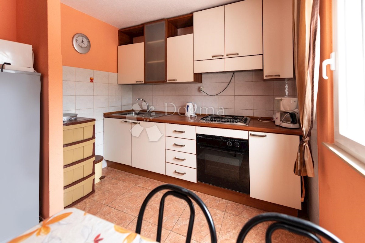 Haus Zu verkaufen - SPLITSKO-DALMATINSKA  MARINA 