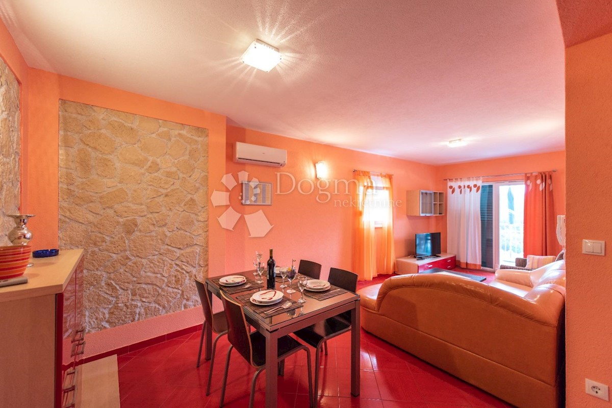 Haus Zu verkaufen - SPLITSKO-DALMATINSKA  MARINA 