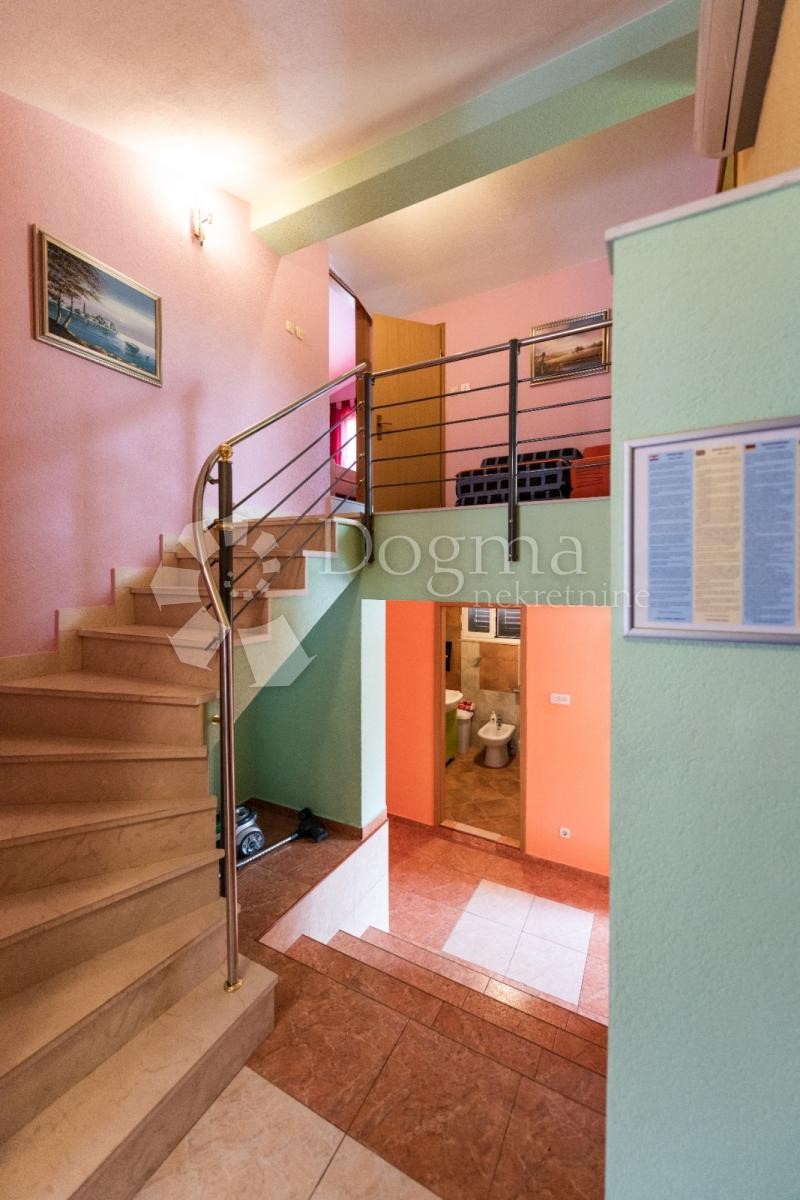 Haus Zu verkaufen - SPLITSKO-DALMATINSKA  MARINA 