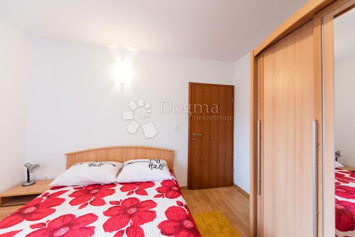 Haus Zu verkaufen - SPLITSKO-DALMATINSKA  MARINA 