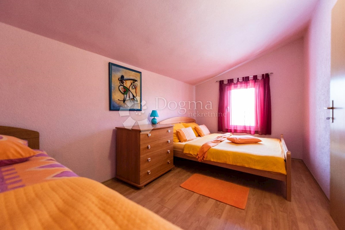 Haus Zu verkaufen - SPLITSKO-DALMATINSKA  MARINA 