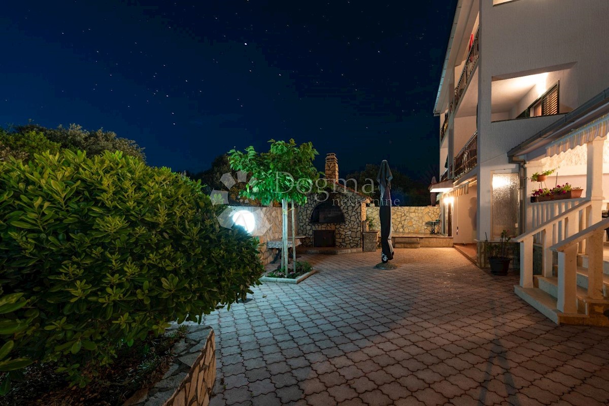 Haus Zu verkaufen - SPLITSKO-DALMATINSKA  MARINA 