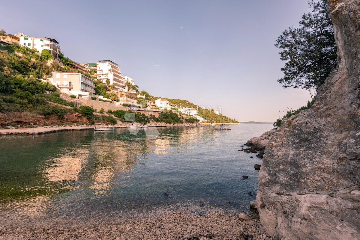 Haus Zu verkaufen - SPLITSKO-DALMATINSKA  MARINA 