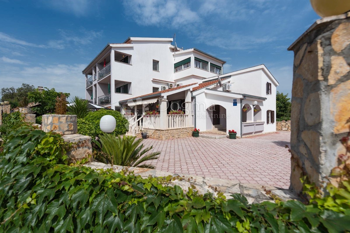 Haus Zu verkaufen - SPLITSKO-DALMATINSKA  MARINA 