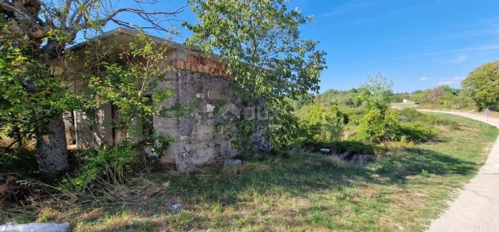 Działka na sprzedaż 3583 m² – Žminj