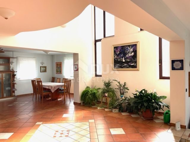Haus zu verkaufen 750 m² – Martinšćica