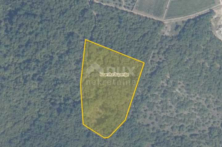 Pozemok na predaj 13408 m² – Bale