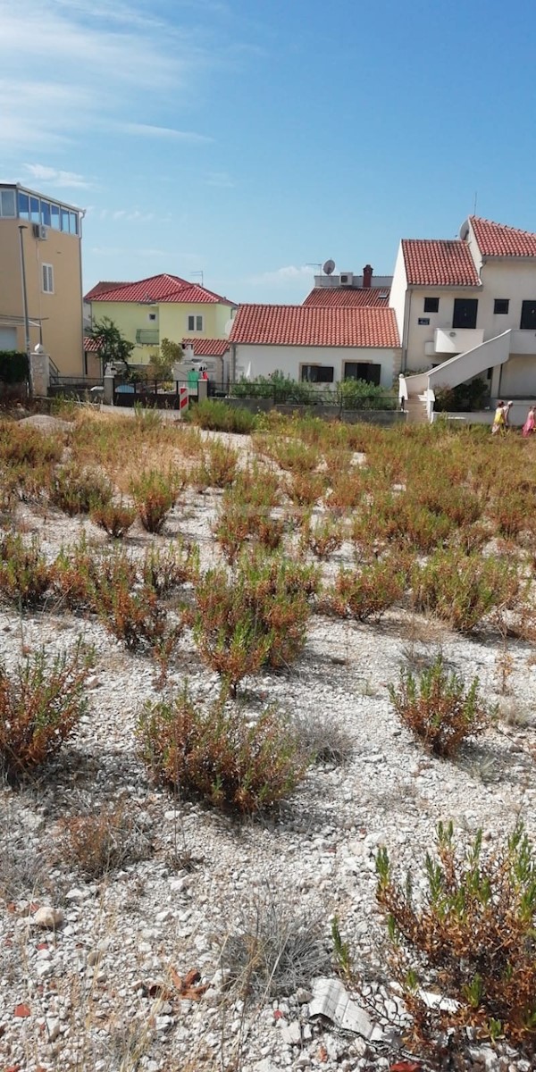 Terreno In vendita - ŠIBENSKO-KNINSKA  ROGOZNICA 