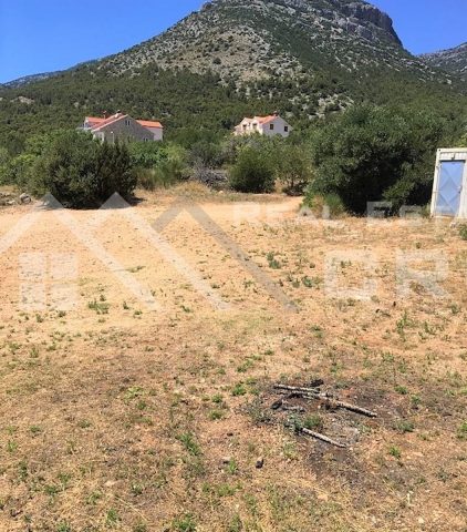 Land for sale 715 m² – Bol