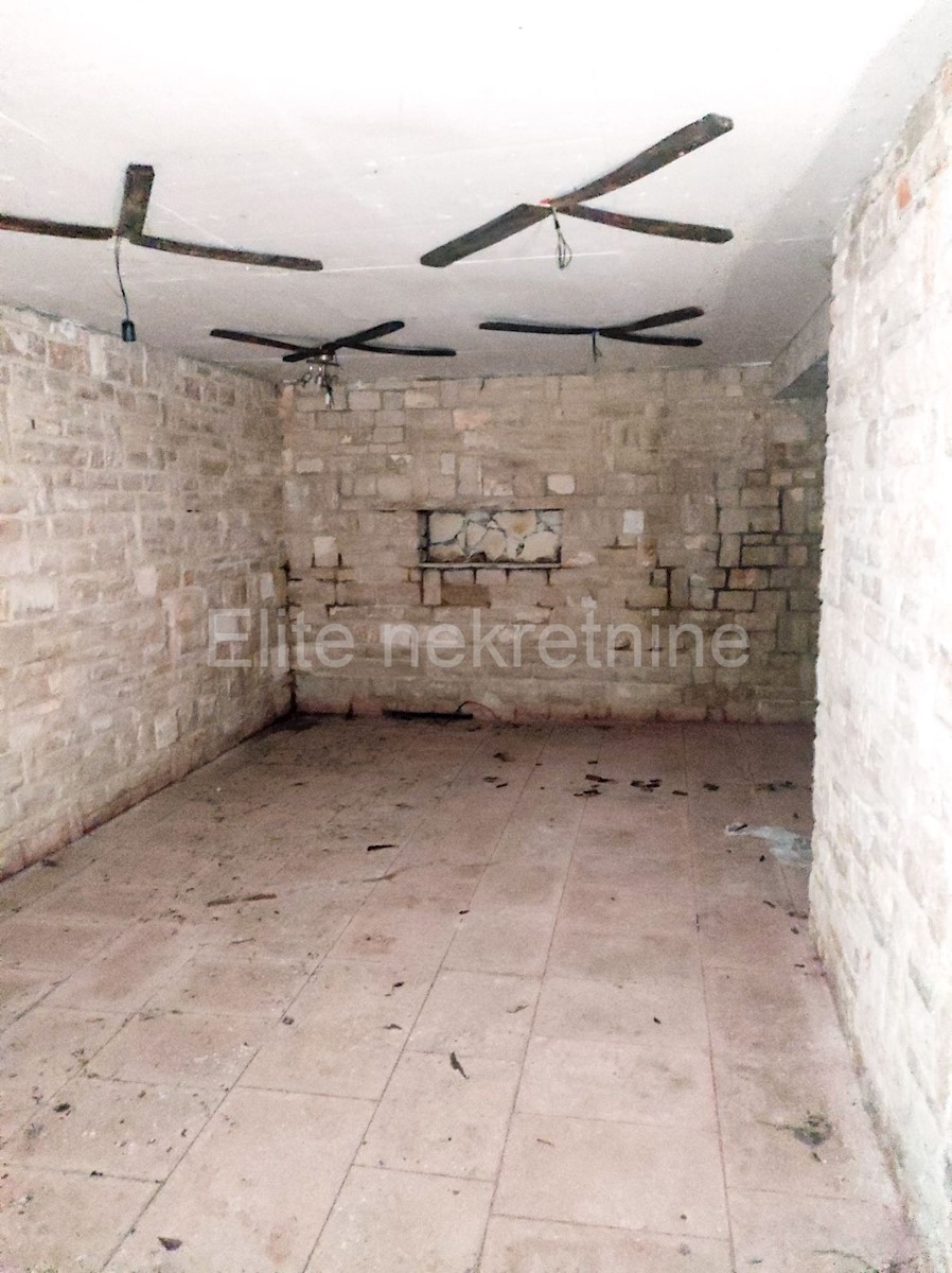 Business premises For sale - ISTARSKA  KANFANAR 