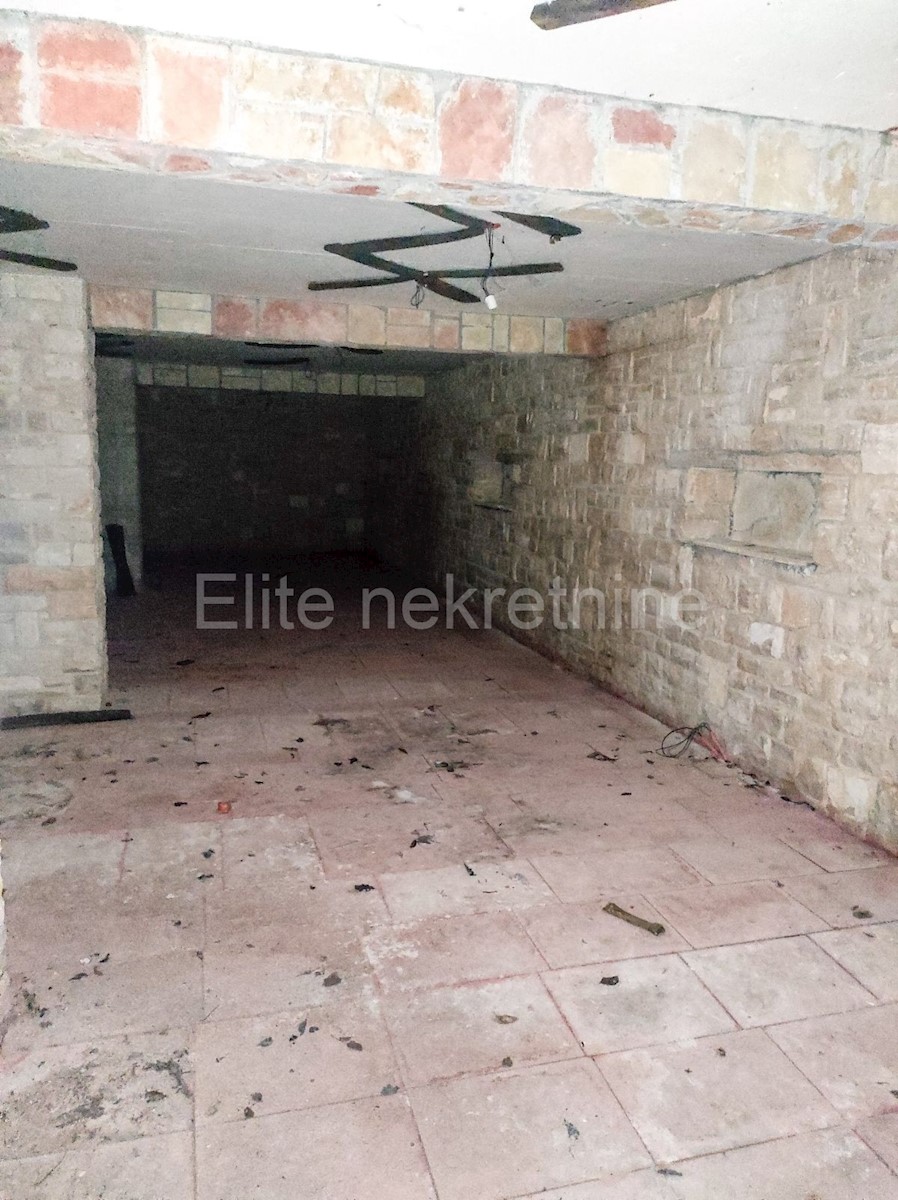 Business premises For sale - ISTARSKA  KANFANAR 