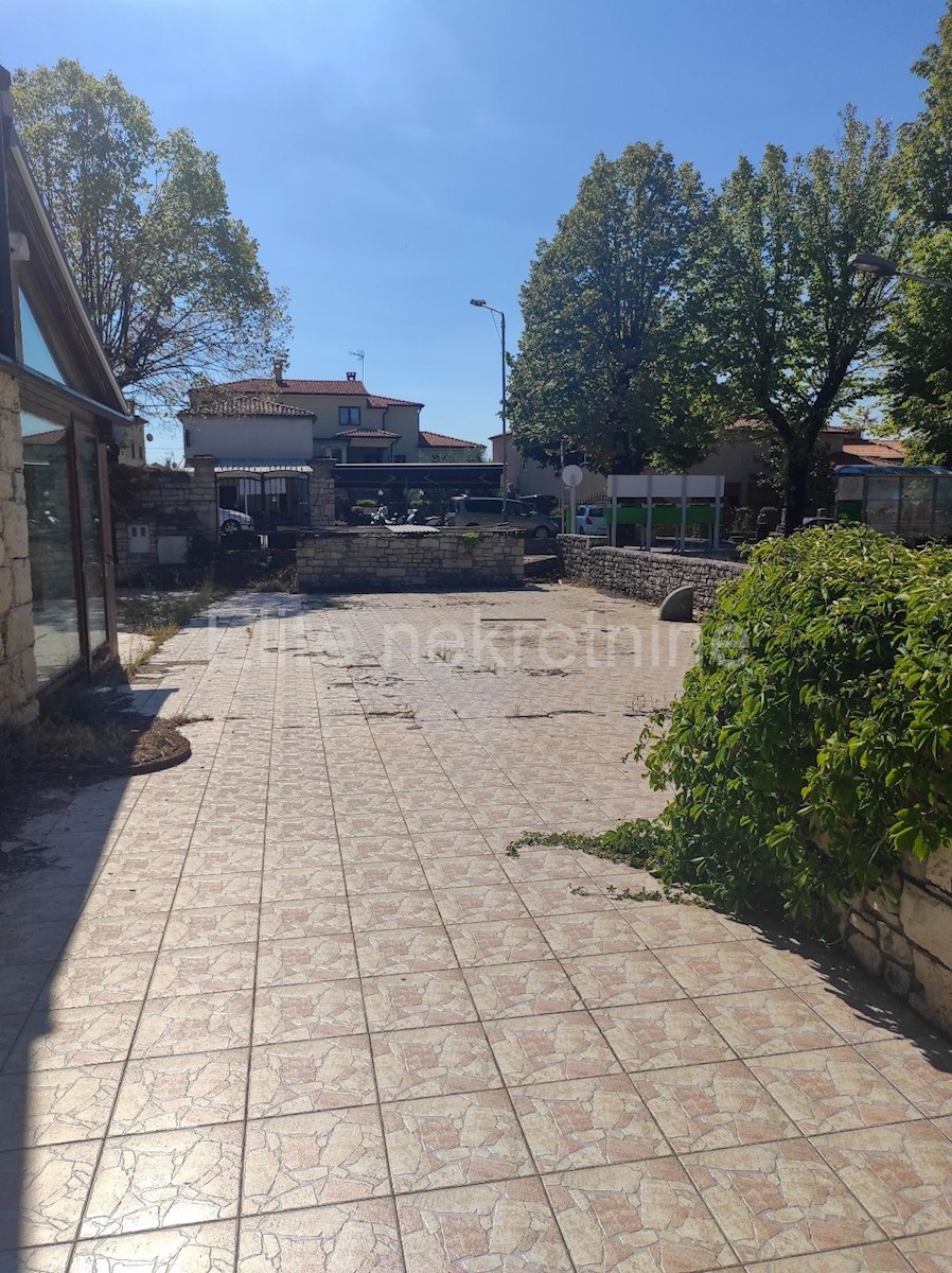 Business premises For sale - ISTARSKA  KANFANAR 