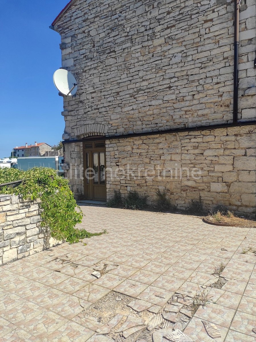 Business premises For sale - ISTARSKA  KANFANAR 