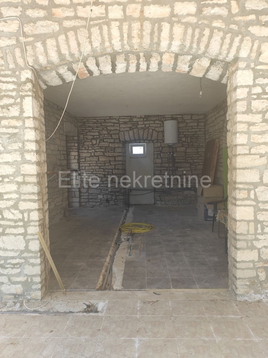 Business premises For sale - ISTARSKA  KANFANAR 