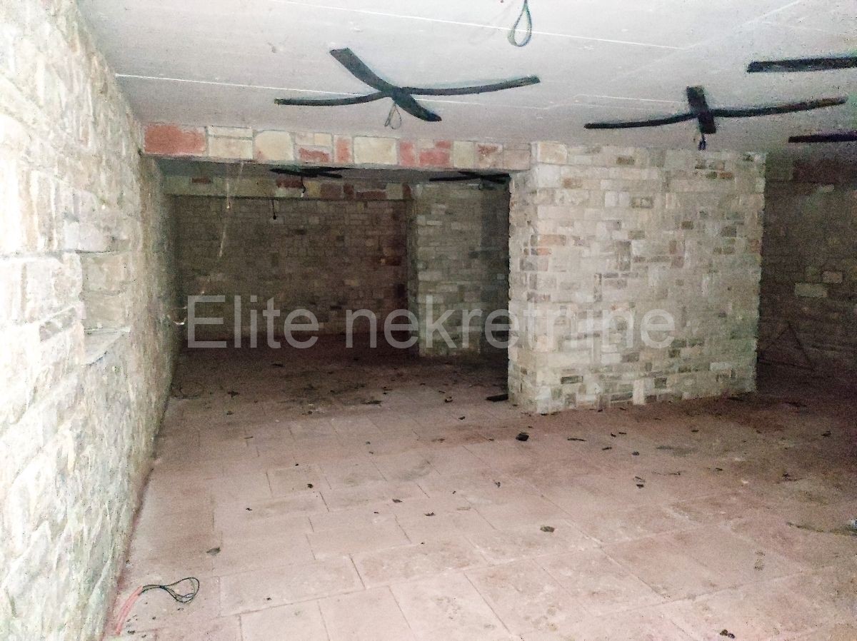 Business premises For sale - ISTARSKA  KANFANAR 