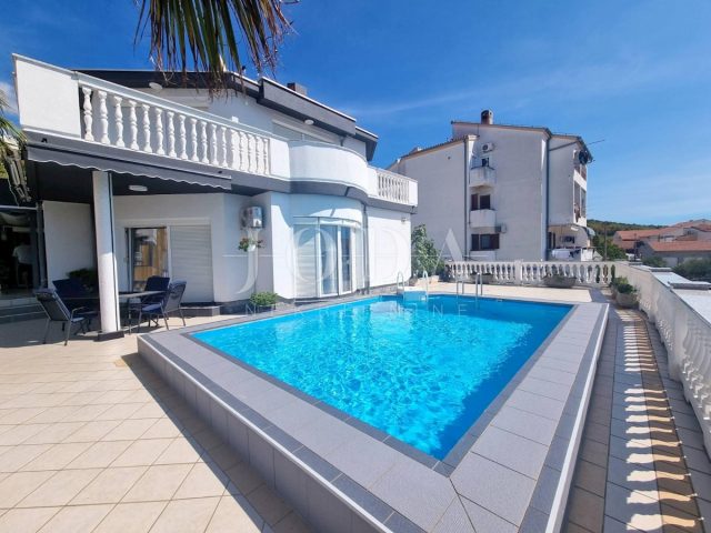 Kuća na prodaju 197 m² – Crikvenica