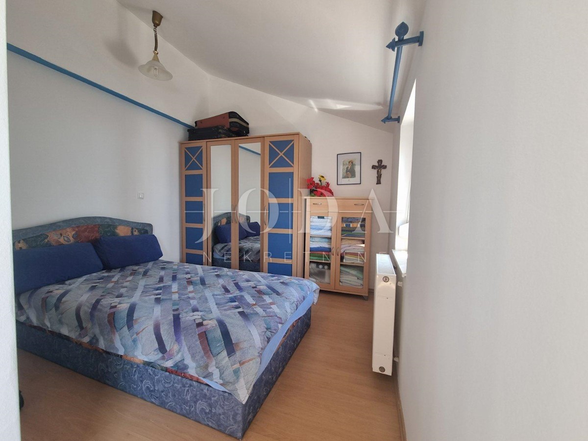 Dom Na predaj - PRIMORSKO-GORANSKA  CRIKVENICA 