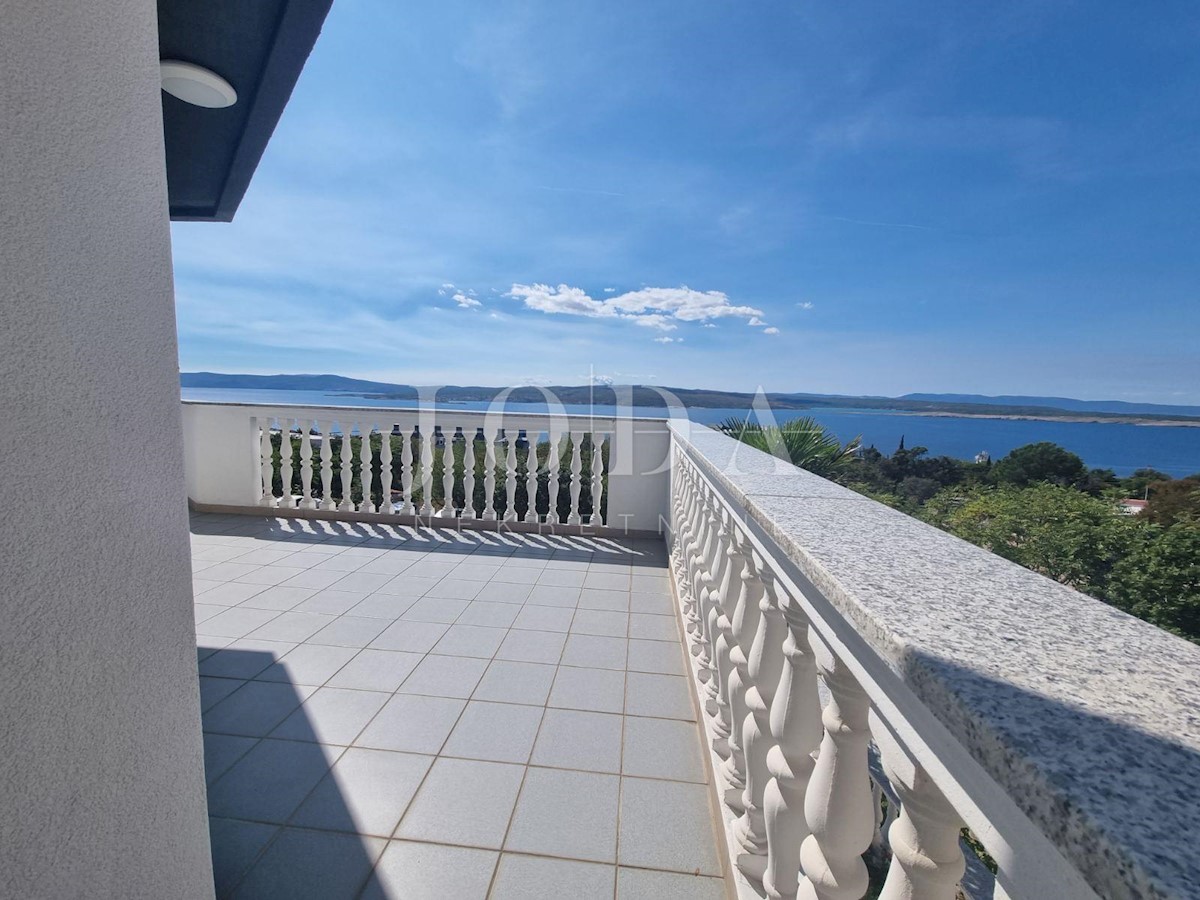 Dom Na predaj - PRIMORSKO-GORANSKA  CRIKVENICA 