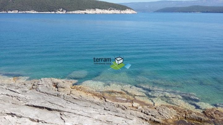 Pozemek na prodej 800 m² – Peruški