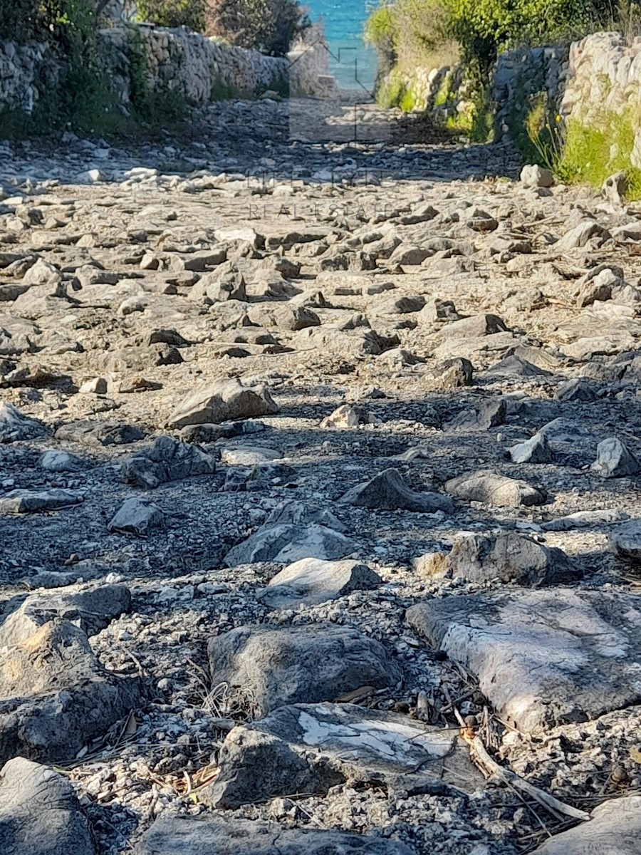 Terreno In vendita - SPLITSKO-DALMATINSKA  SUPETAR 