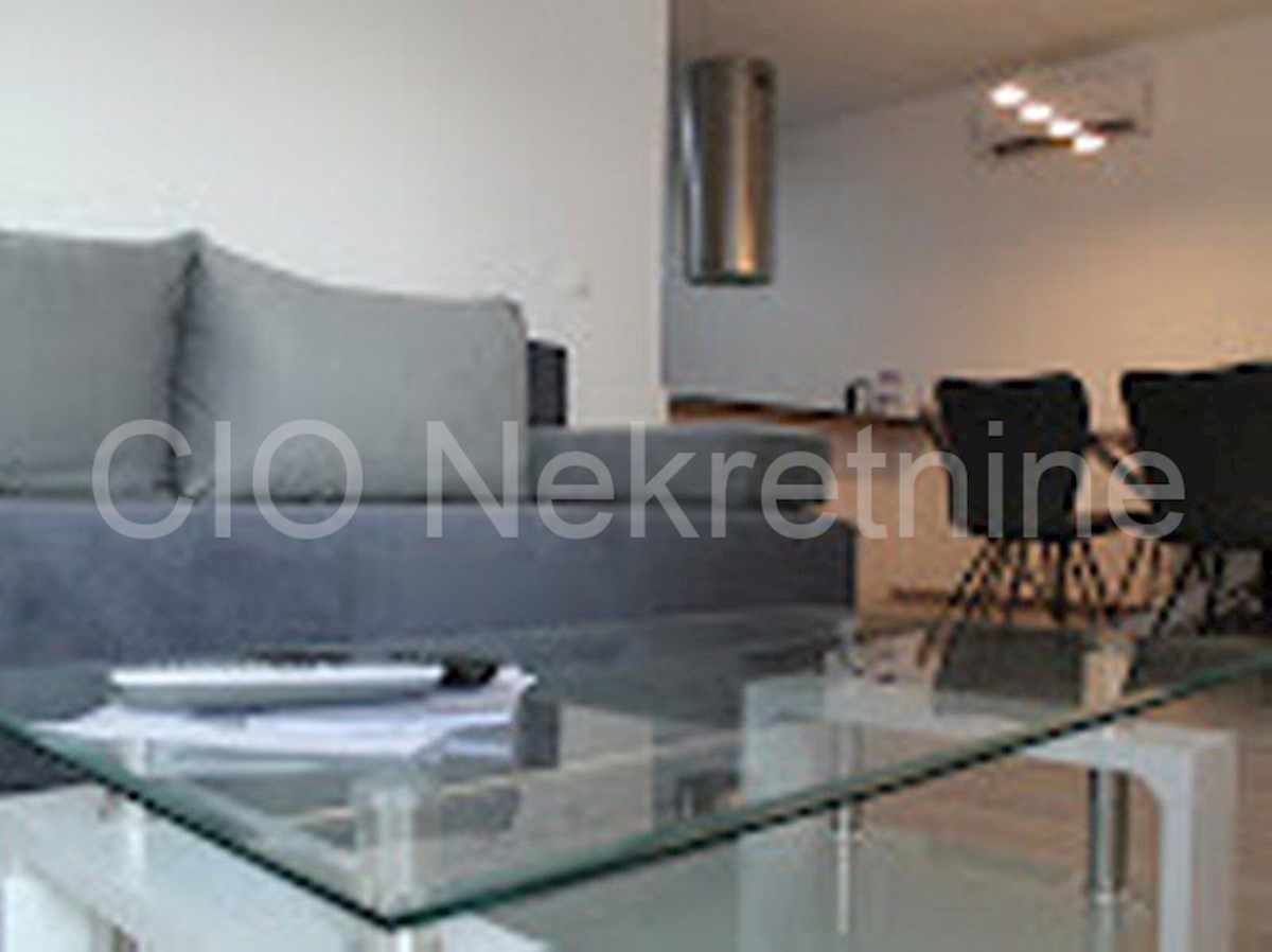 Maison À vendre - ŠIBENSKO-KNINSKA  ROGOZNICA 