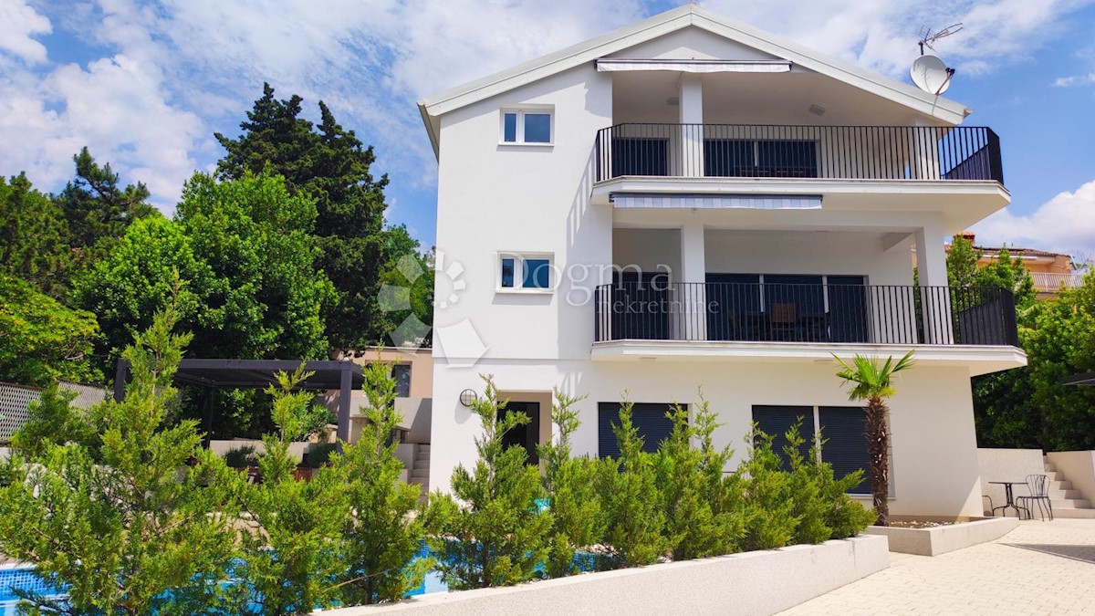 Hiša Na predaj - PRIMORSKO-GORANSKA  CRIKVENICA 