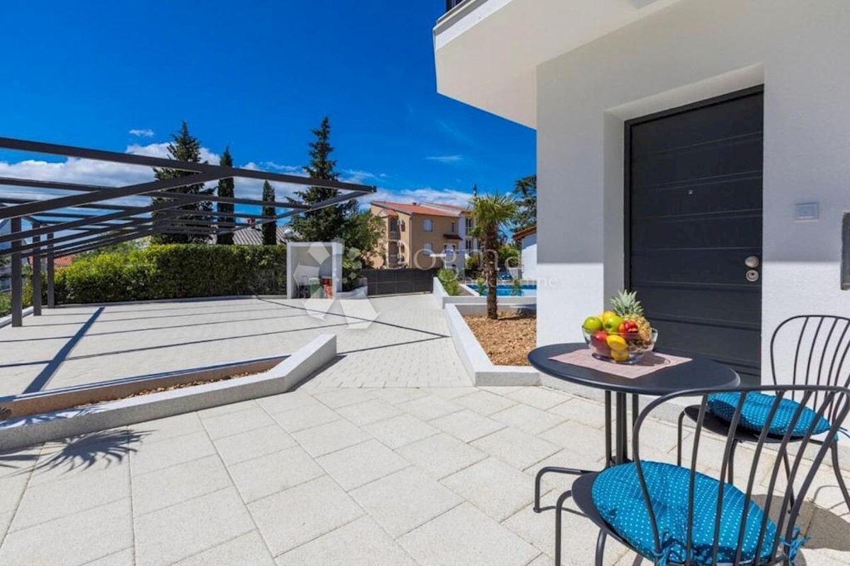 Hiša Na predaj - PRIMORSKO-GORANSKA  CRIKVENICA 