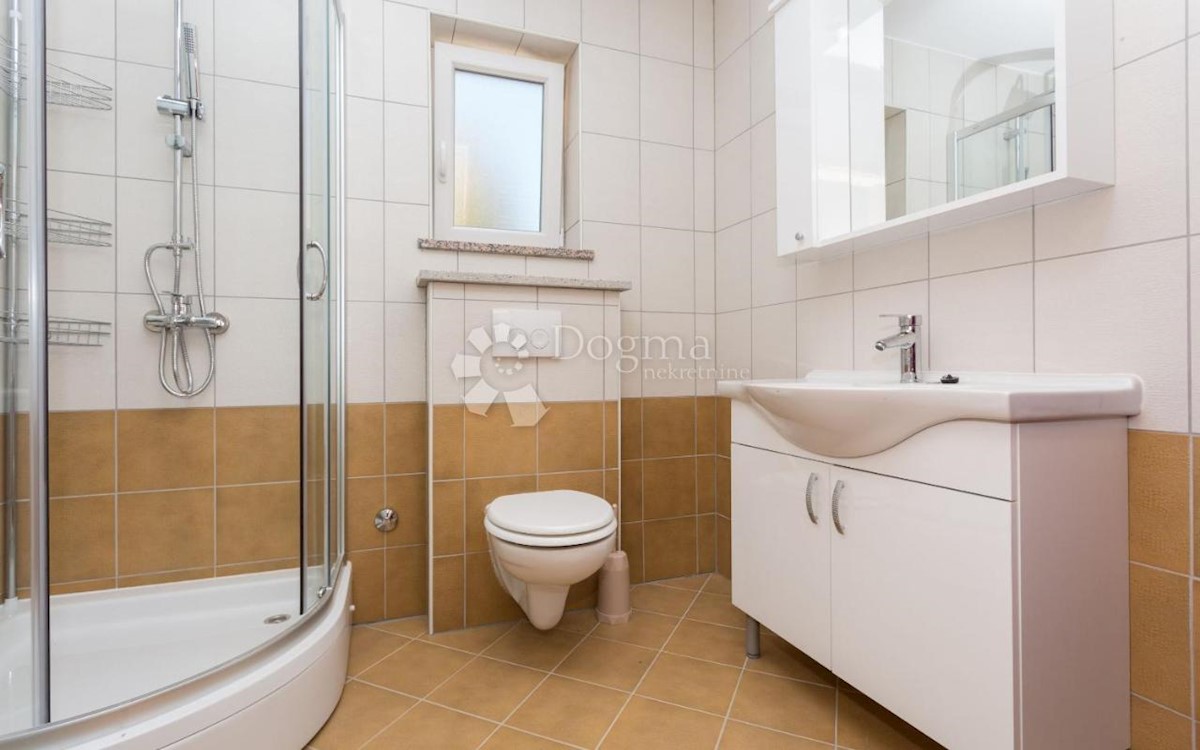 Apartment Zu verkaufen - PRIMORSKO-GORANSKA  KRK 