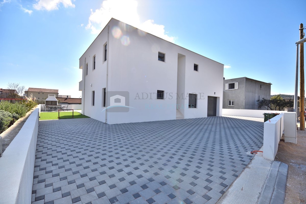 House For sale - šibensko-kninska Vodice - foto 2/18