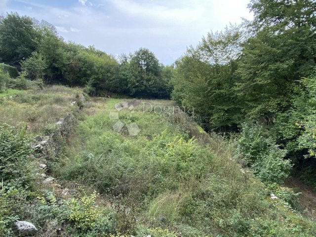Zemljište na prodaju 1255 m² – Veprinac