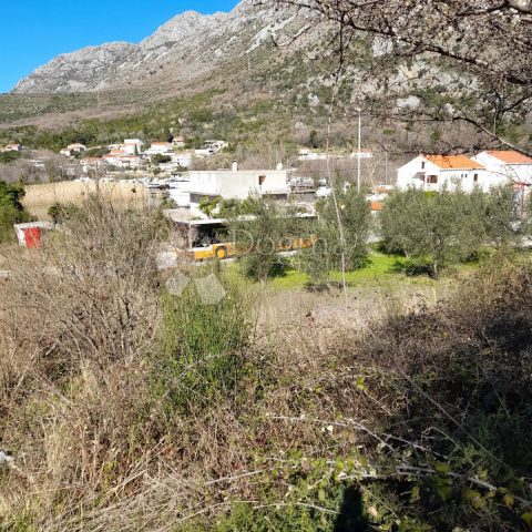 Zemljište na prodaju 1750 m² – Komolac