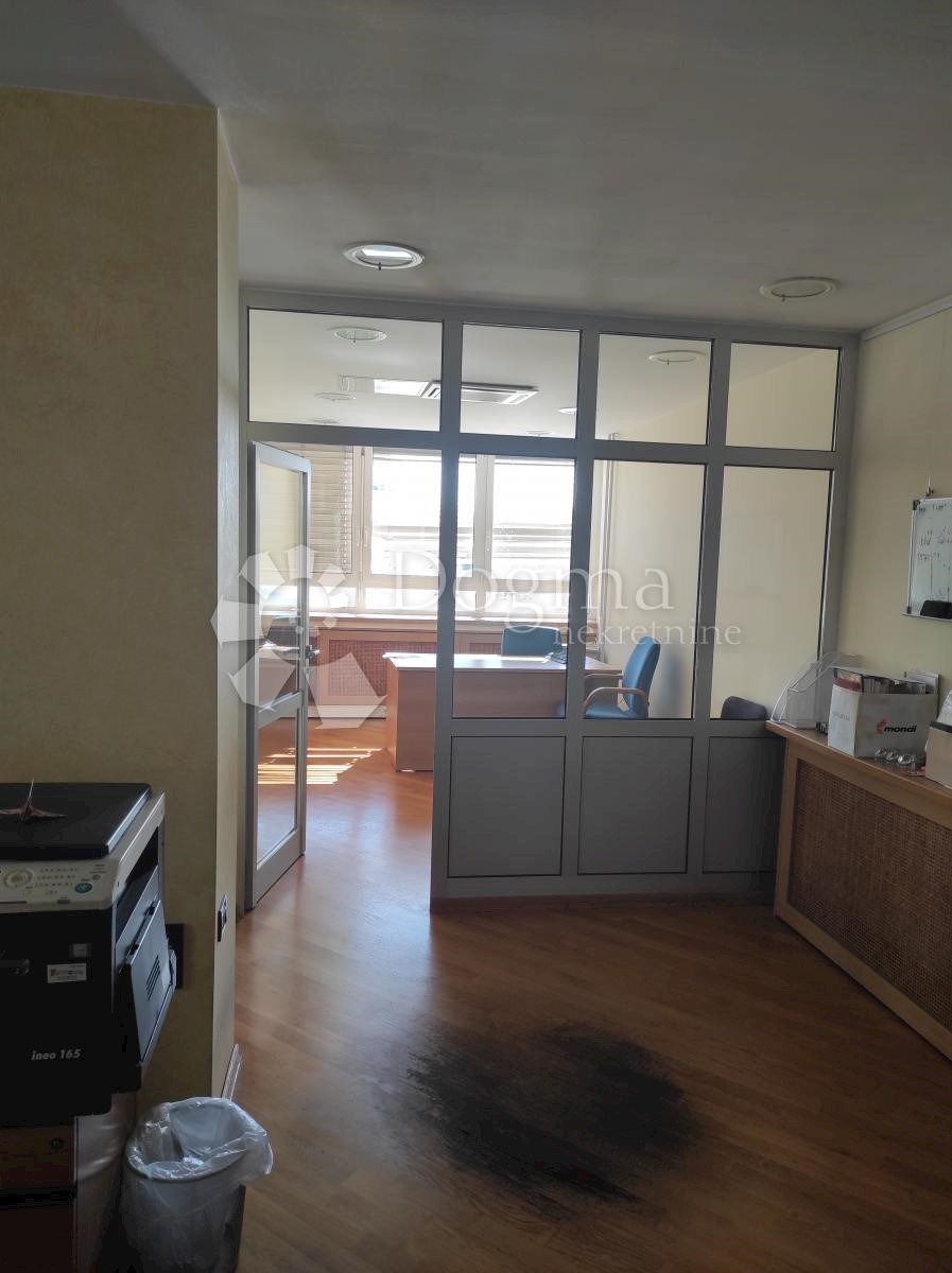 Business premises For rent - PRIMORSKO-GORANSKA  RIJEKA 