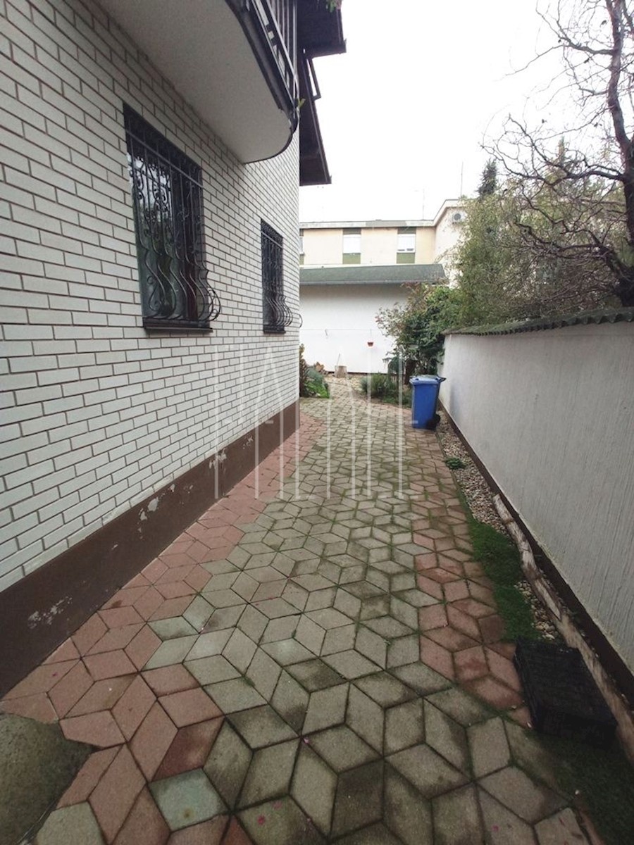 House For sale - OSJEČKO-BARANJSKA  OSIJEK 