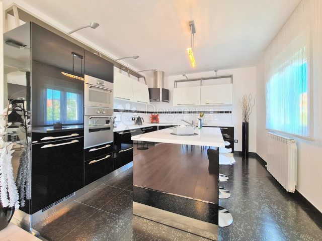 House for sale 472 m² – Rijeka
