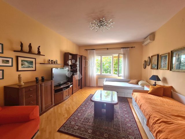 Stan za najam 84 m² – Pećine