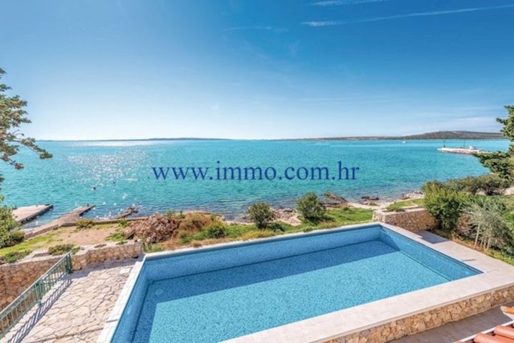 Dům na prodej 500 m² – Pag