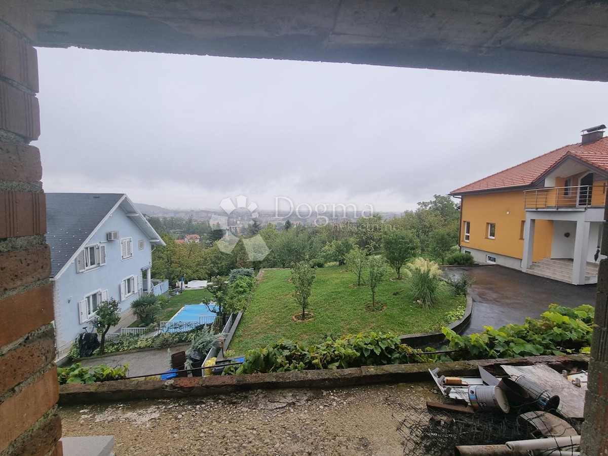 Hiša Na predaj - GRAD ZAGREB  ZAGREB 