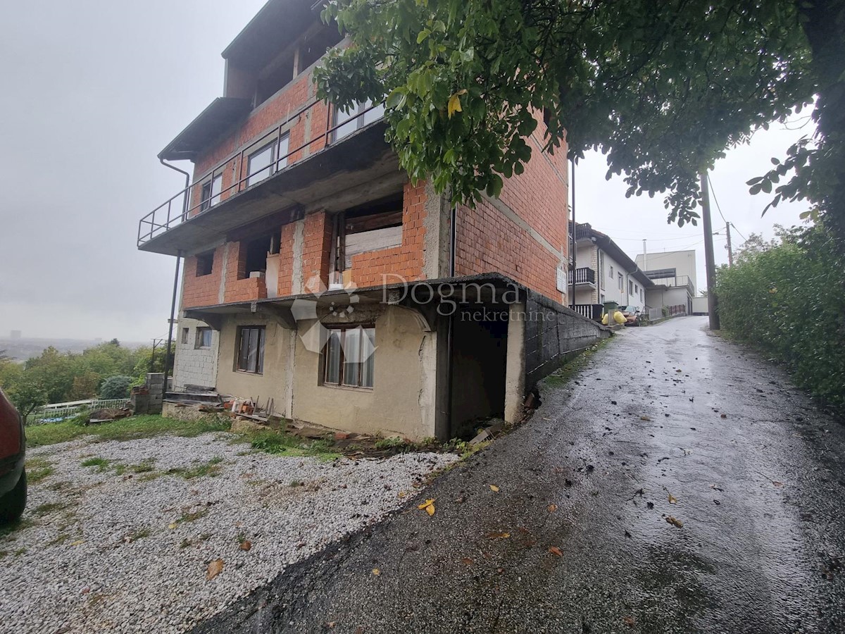 Hiša Na predaj - GRAD ZAGREB  ZAGREB 