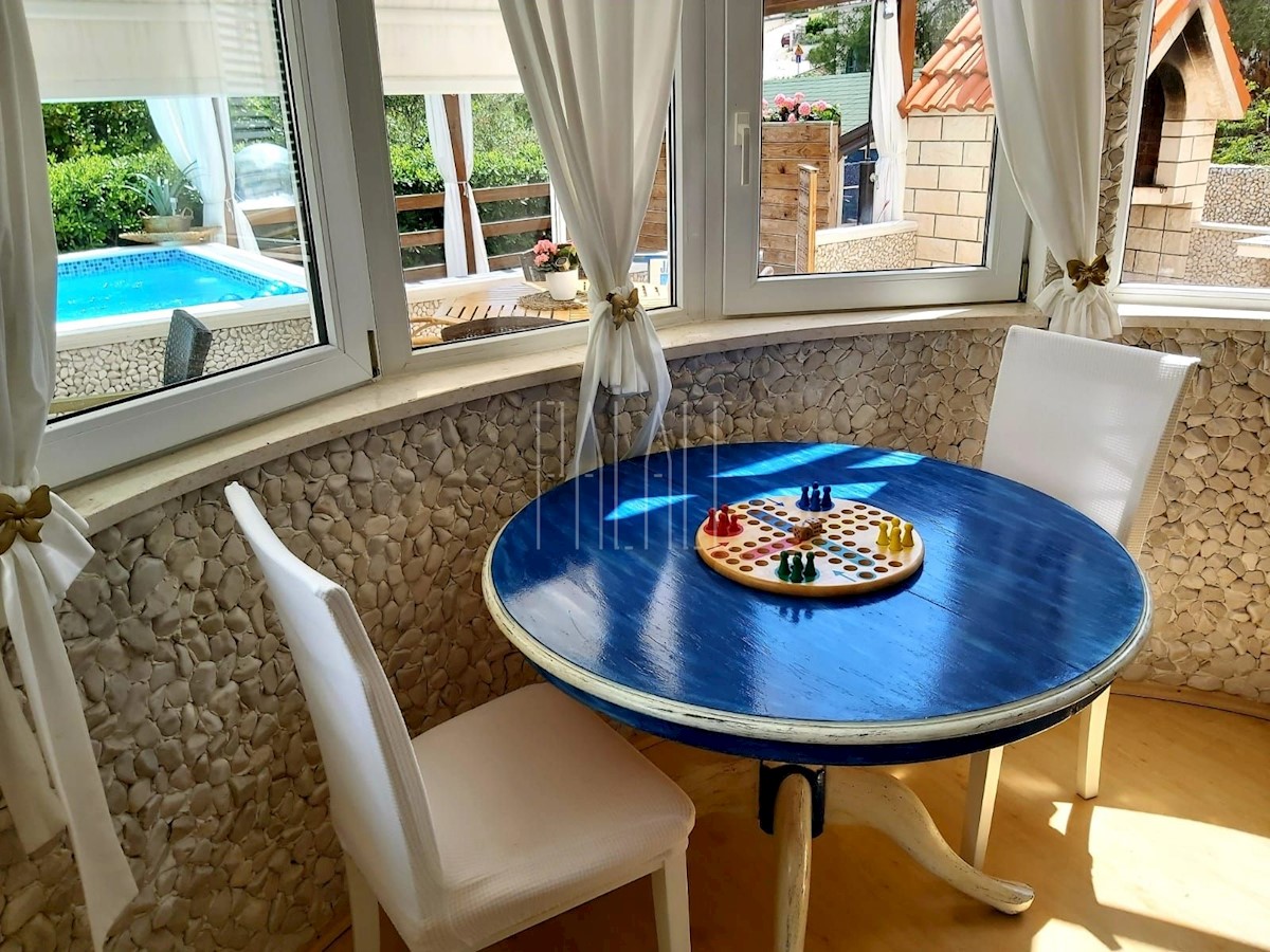 Casa In vendita - SPLITSKO-DALMATINSKA  SPLIT 