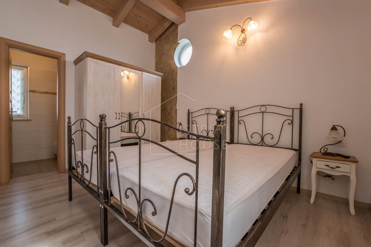 House For sale - ISTARSKA NOVIGRAD