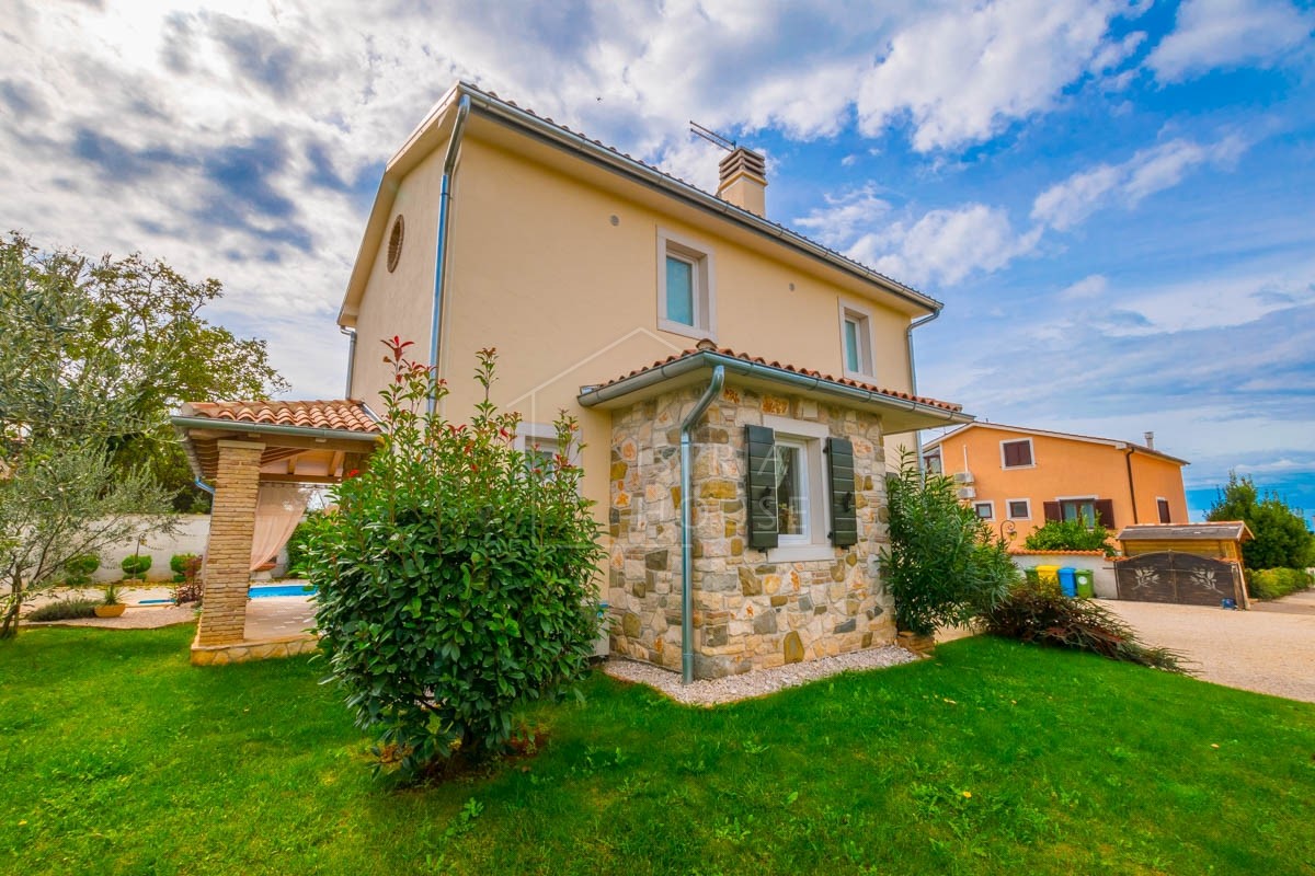 House For sale - ISTARSKA NOVIGRAD