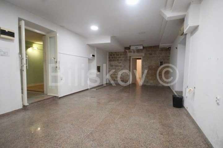 Poslovni prostor na prodaju 112 m² – Grad