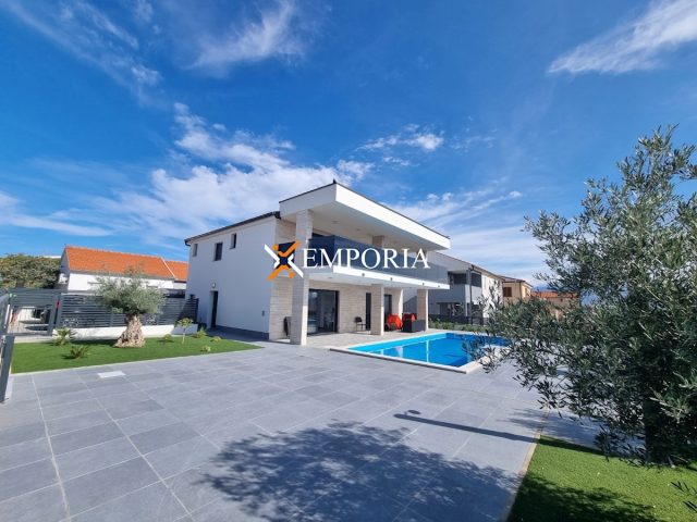 Dům na prodej 258 m² – Vir