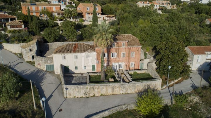 House for sale 572 m² – Brsečine
