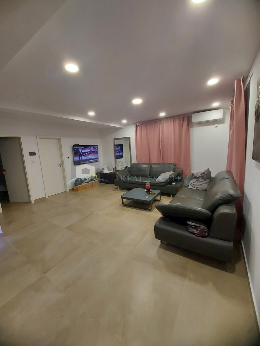 Apartmán Na predaj - ŠIBENSKO-KNINSKA  VODICE 