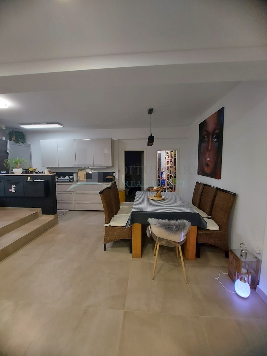 Apartmán Na predaj - ŠIBENSKO-KNINSKA  VODICE 