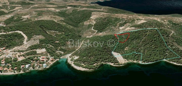 Land for sale 8997 m² – Sutivan