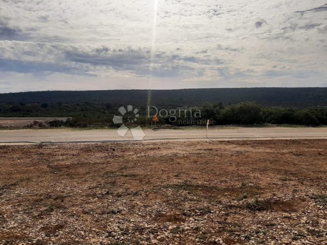 Zemljište na prodaju 1564 m² – Debeljak
